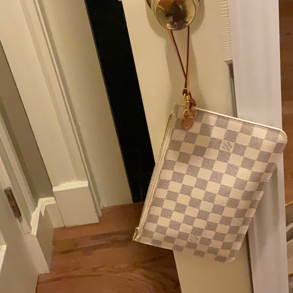 Louis Vuitton Damier Azur Tote with Tan Trim - Picture 11 of 16